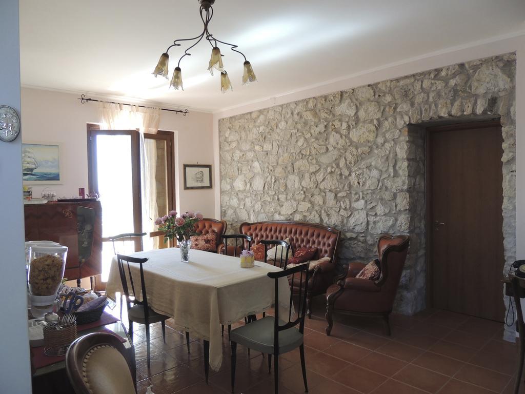 The Oaks Bed & Breakfast Spigno Saturnia Bagian luar foto