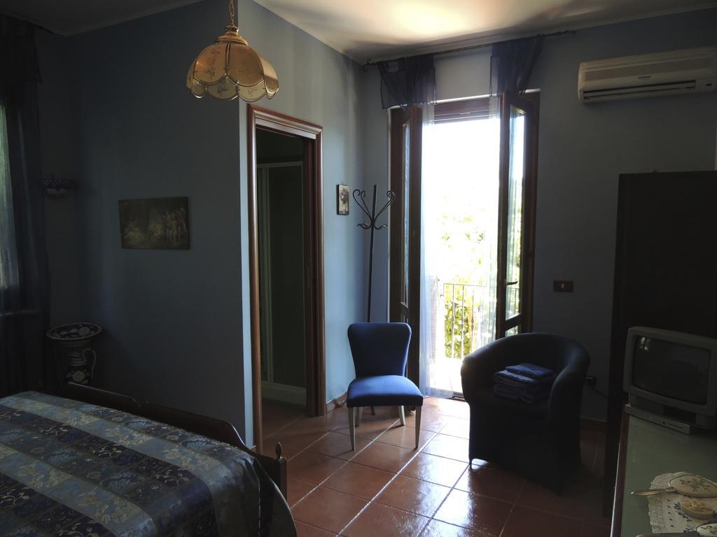 The Oaks Bed & Breakfast Spigno Saturnia Ruang foto